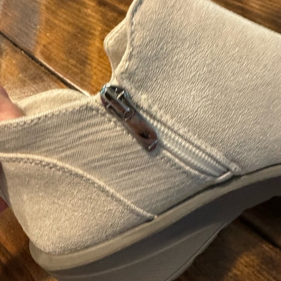 BZEES Genie Comfort Cozy Almond Color low Booties Women’s Size 9 - Picture 5 of 8